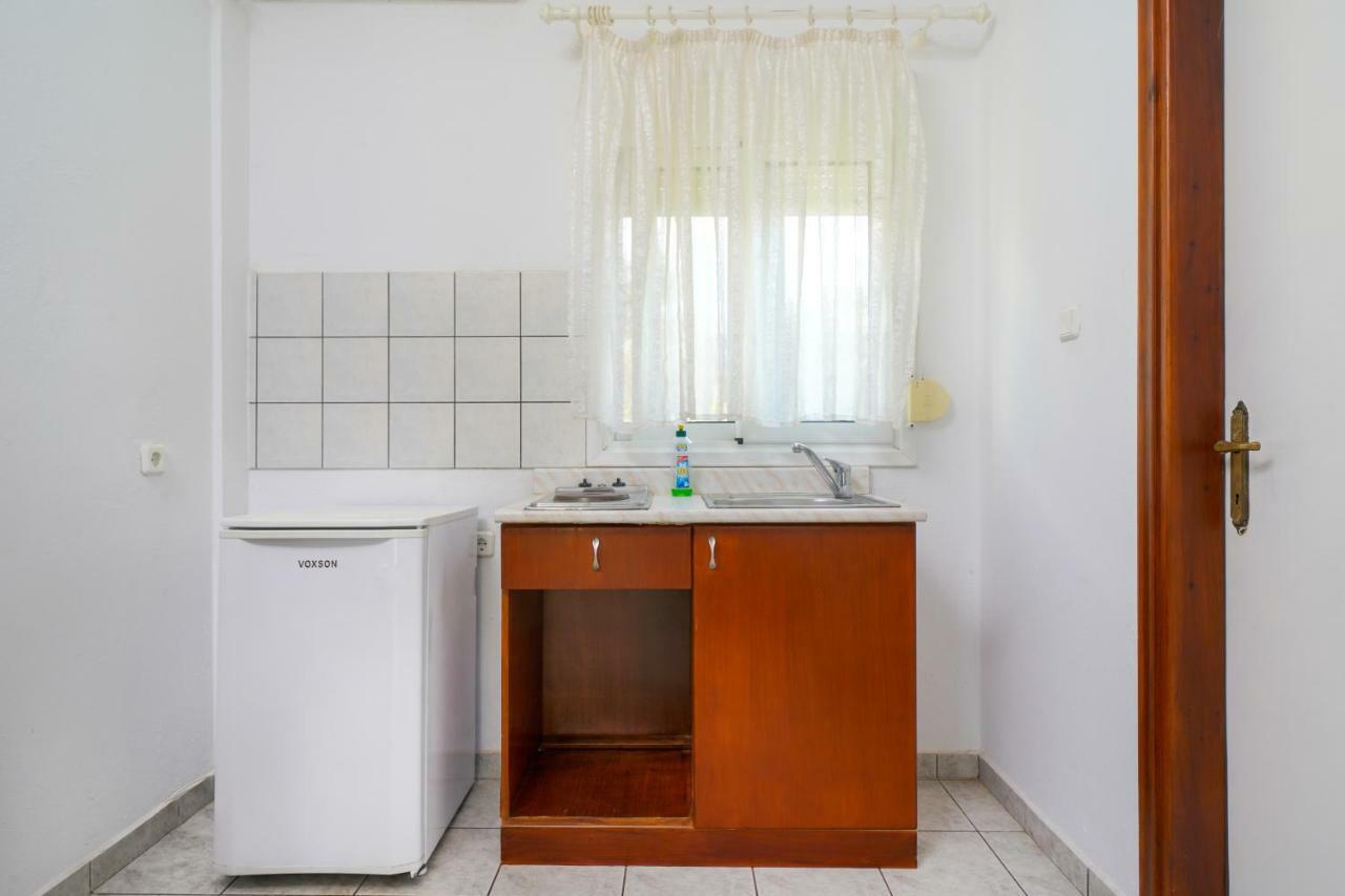 Pension Lakis Prínos Esterno foto